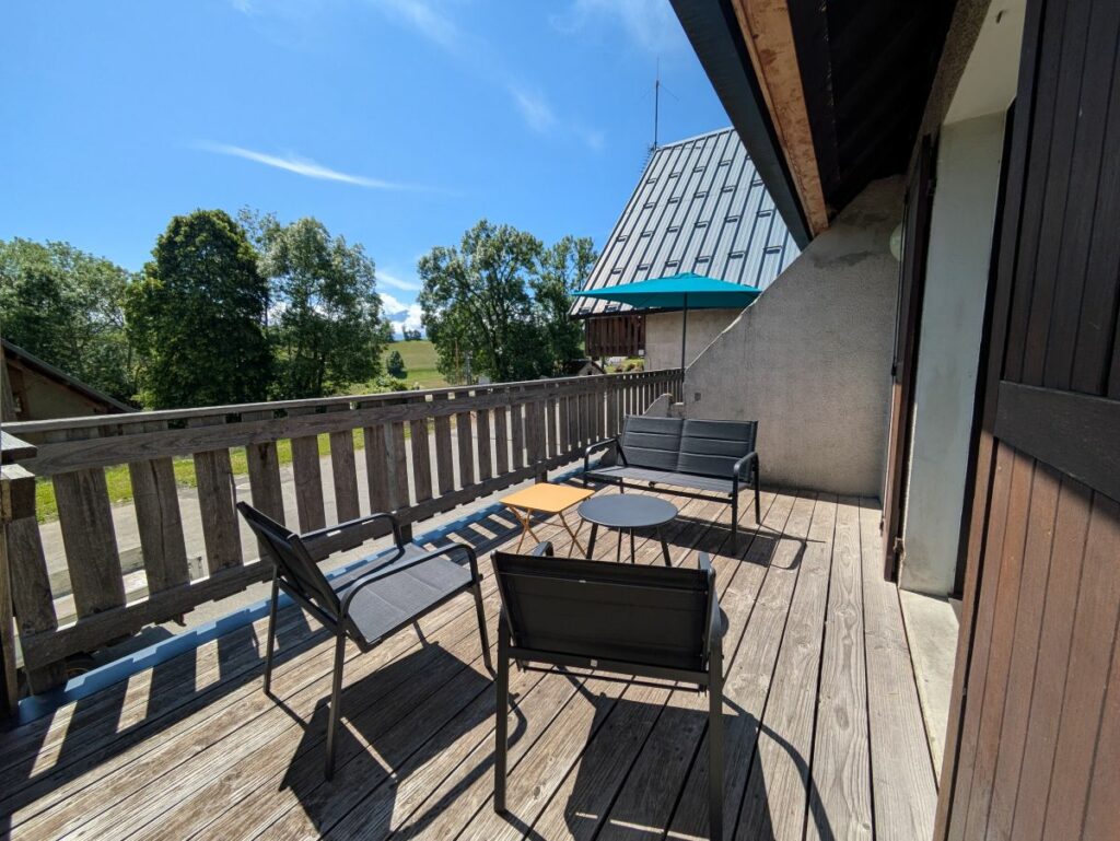 Terrasse coté salon 